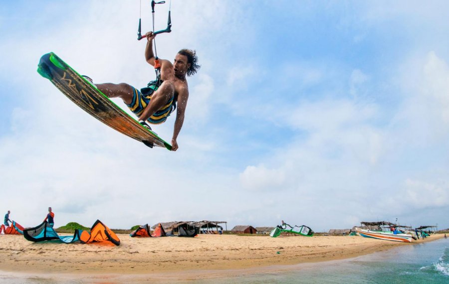 Kitesurfing- Kalpitiya
