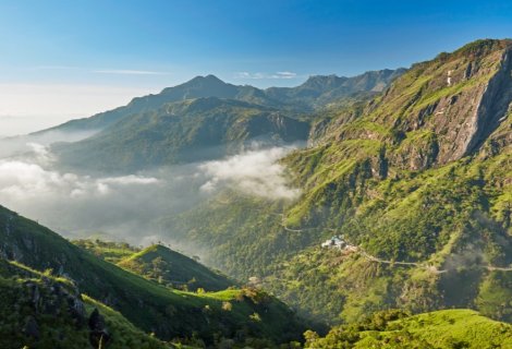 PIDURUTHALAGALA MOUNTAIN